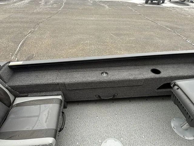 Slide: The Image of Lund 1775 Adventure Sport 2026 - 14