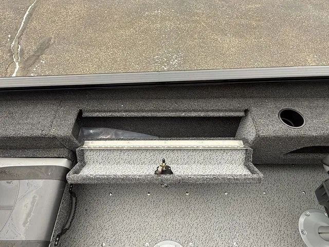 Slide: The Image of Lund 1775 Adventure Sport 2026 - 15