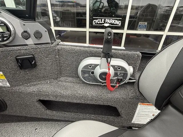 Slide: The Image of Lund 1775 Adventure Sport 2026 - 18