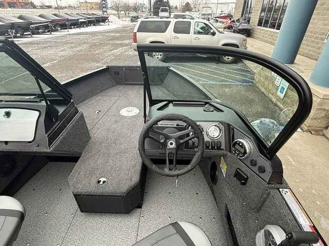 Slide: The Image of Lund 1775 Adventure Sport 2026 - 20