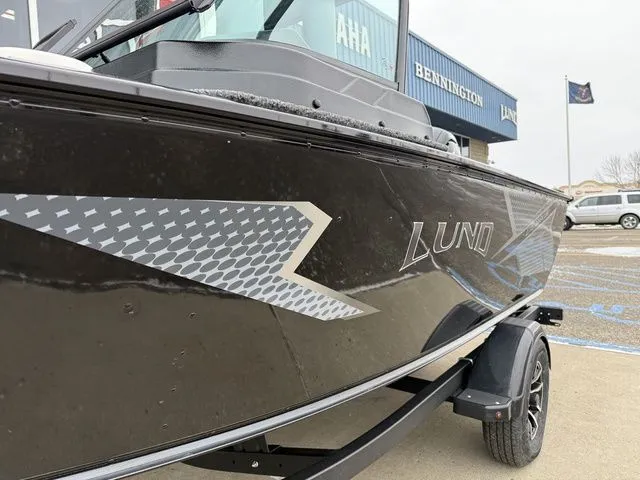 Slide: The Image of Lund 1775 Adventure Sport 2026 - 3