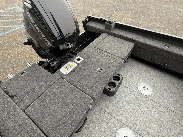 Slide: The Image of Lund 1775 Adventure Sport 2026 - 8