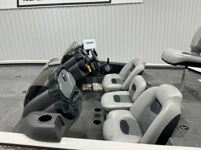 Slide: The Image of Tracker Pro Team 195 2018 - 15