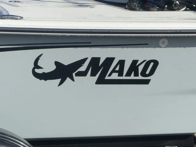 Slide: The Image of Mako Pro Skiff 17 CC 2026 - 8
