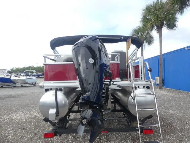 Slide: The Image of Sun Tracker Bass Buggy 18 DLX 2026 - 5