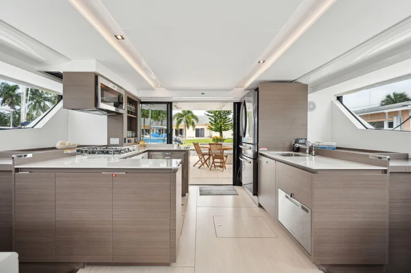 Slide: The Image of Leopard 53 Powercat 2024 - 52