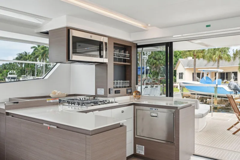 Slide: The Image of Leopard 53 Powercat 2024 - 53