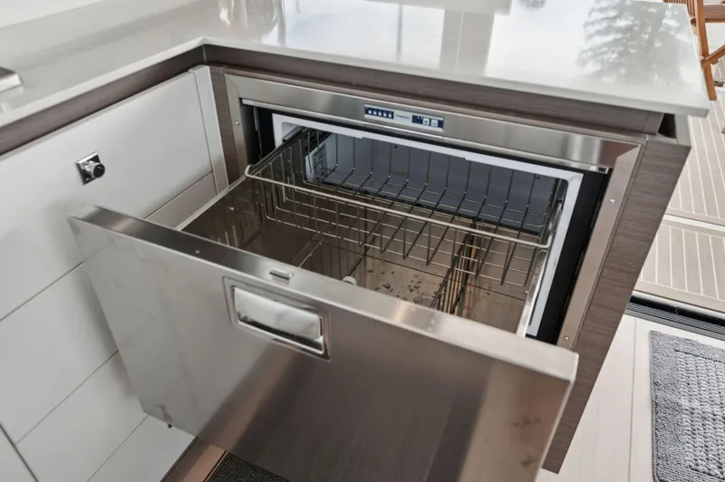 Slide: The Image of Leopard 53 Powercat 2024 - 58