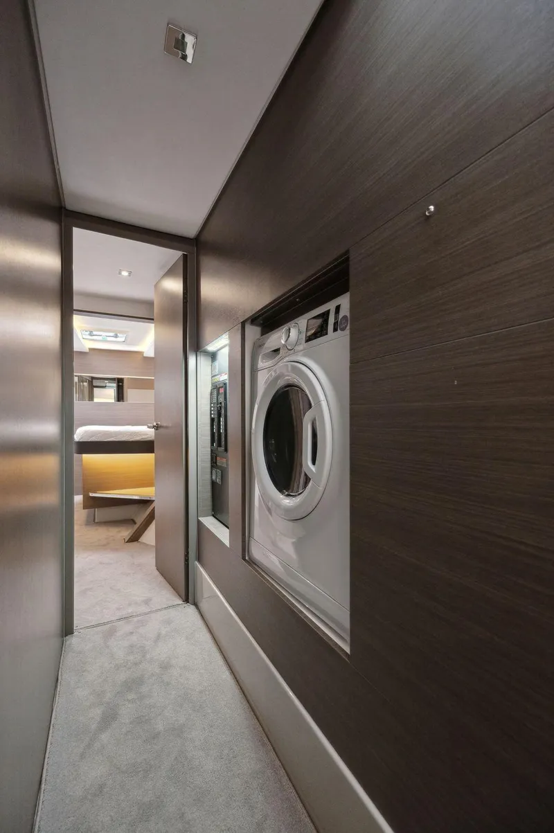 Slide: The Image of Leopard 53 Powercat 2024 - 73