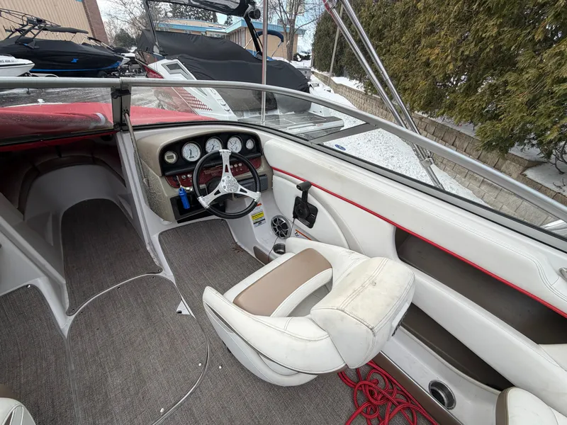 Slide: The Image of Four Winns H210 2008 - 15