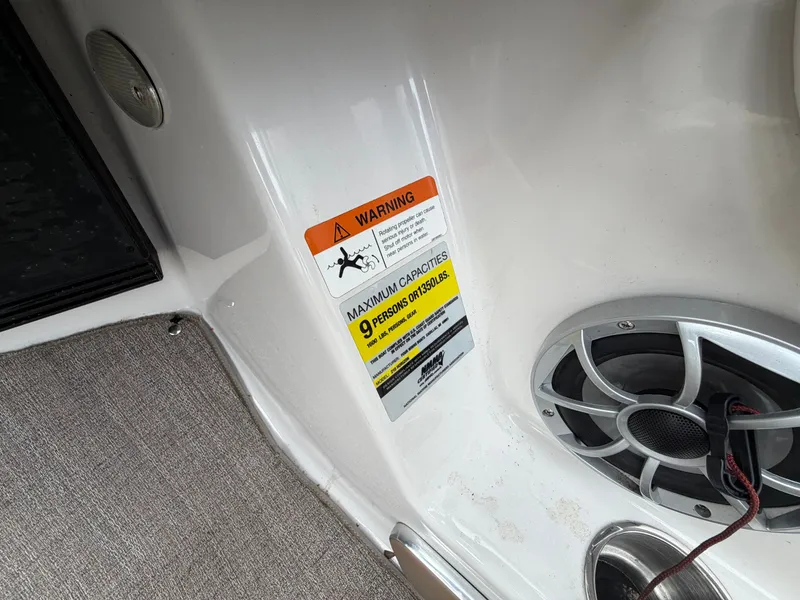 Slide: The Image of Four Winns H210 2008 - 17