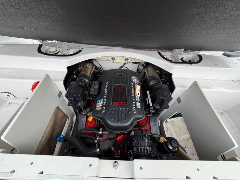 Slide: The Image of Four Winns H210 2008 - 26