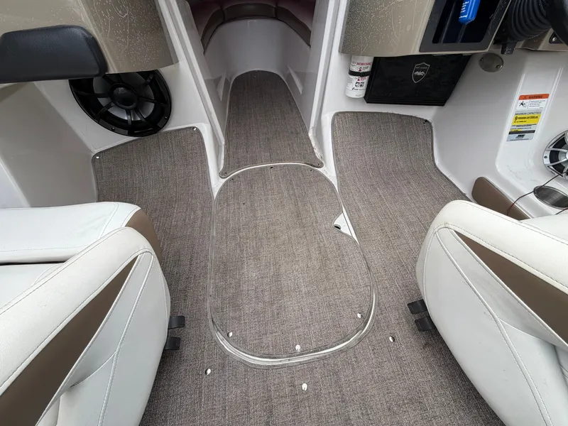 Slide: The Image of Four Winns H210 2008 - 29