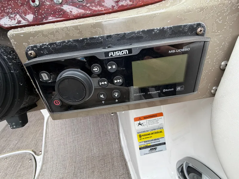 Slide: The Image of Four Winns H210 2008 - 31