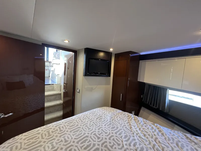 Slide: The Image of Carver Yachts 37 COUPE 2018 - 5