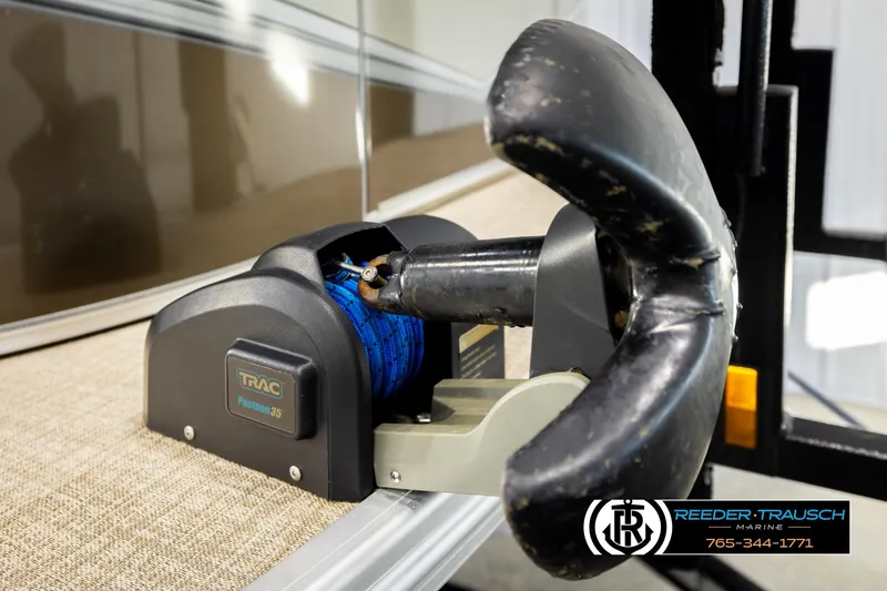 Slide: The Image of 2022 Avalon LSZ QL pontoon boat with TRAC Pontoon 35 anchor winch system. - 52