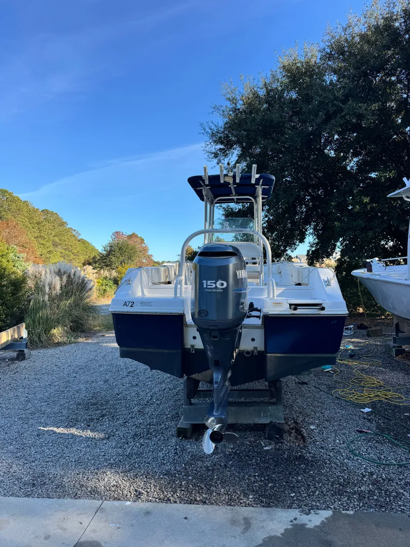 Slide: The Image of Robalo R200 Center Console 2012 - 4