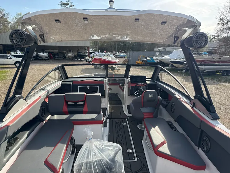 Slide: The Image of Scarab 285 LX Wake 2026 - 14