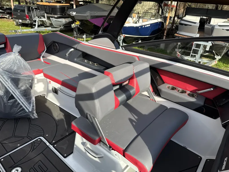 Slide: The Image of Scarab 285 LX Wake 2026 - 15