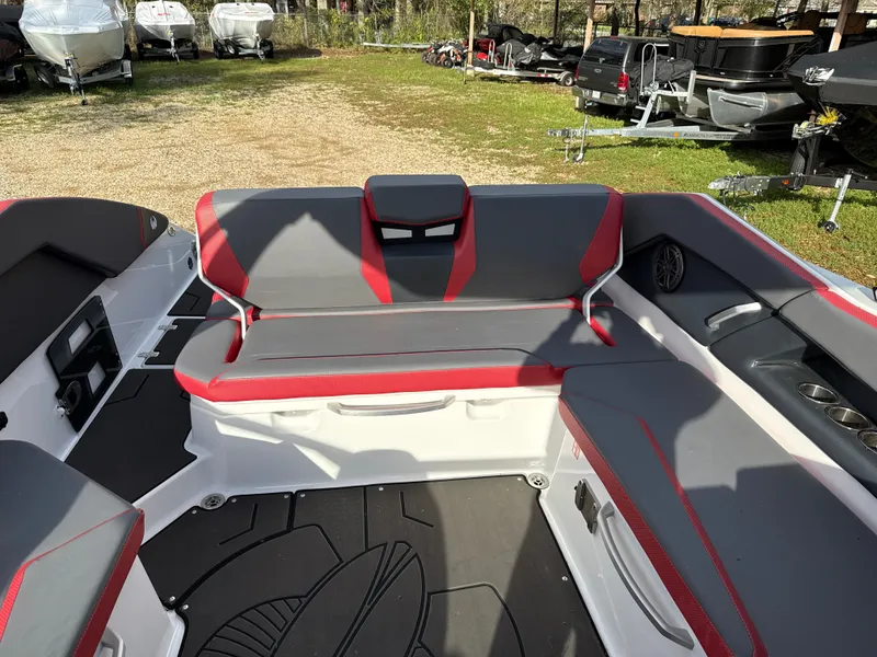Slide: The Image of Scarab 285 LX Wake 2026 - 17