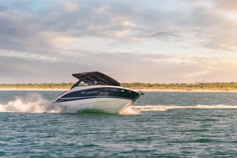 Slide: The Image of Sea Ray SLX 260 Outboard 2027 - 25