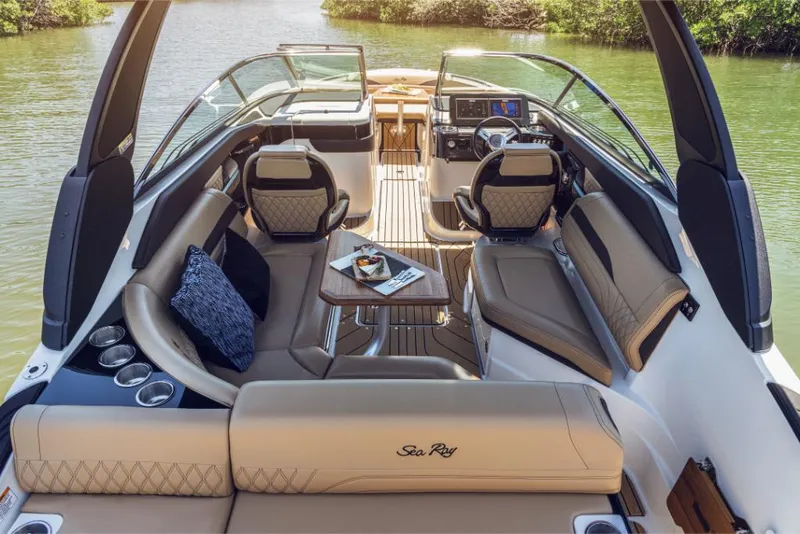 Slide: The Image of Sea Ray SLX 260 Outboard 2027 - 19