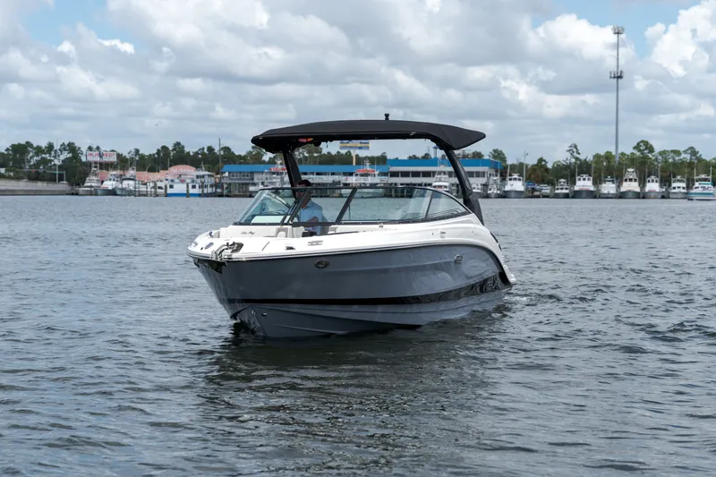 Slide: The Image of Sea Ray SLX 260 Outboard 2027 - 7