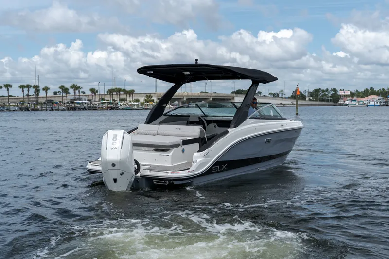 Slide: The Image of Sea Ray SLX 260 Outboard 2027 - 3