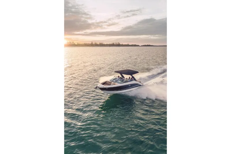 Slide: The Image of Sea Ray SLX 260 Outboard 2027 - 24
