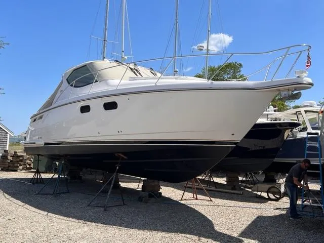 The Image of 2008 Tiara Yachts 3900 Sovran on dry dock for maintenance. - 0