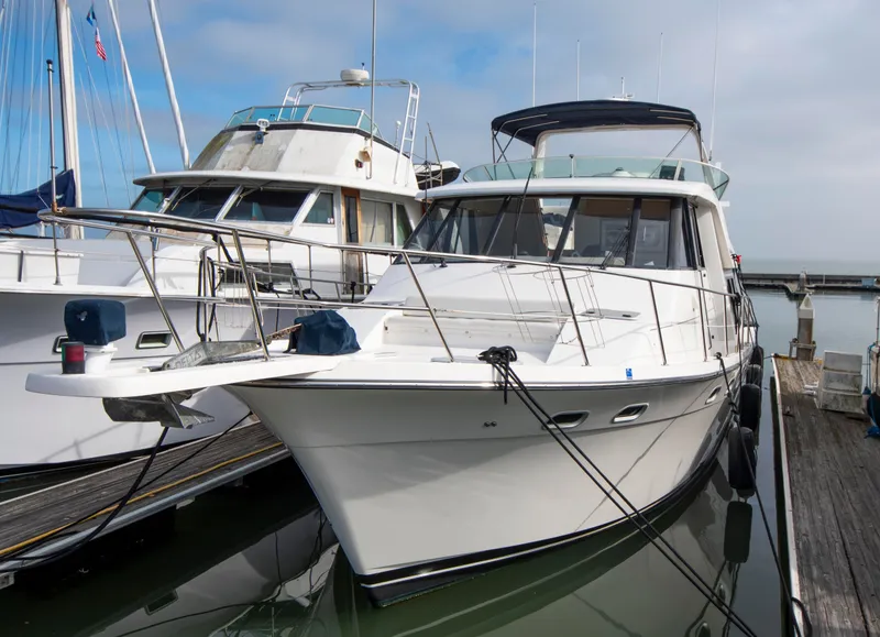 Slide: The Image of Bayliner 4788 Pilot House Motoryacht 1999 - 2