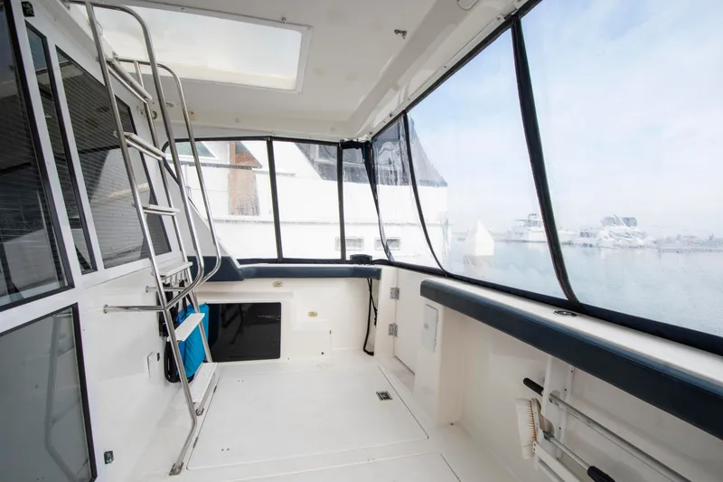 Slide: The Image of Bayliner 4788 Pilot House Motoryacht 1999 - 5