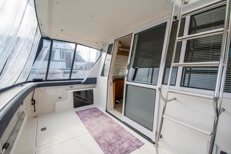 Slide: The Image of Bayliner 4788 Pilot House Motoryacht 1999 - 6