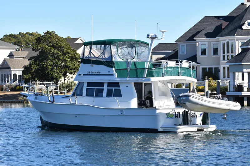 Slide: The Image of Mainship 390 Trawler 2001 - 8