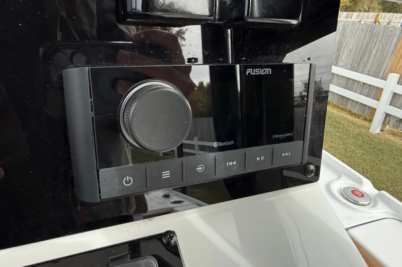 Slide: The Image of Fusion audio system on Sea Hunt BX 22 BR boat, 2026 model. - 19