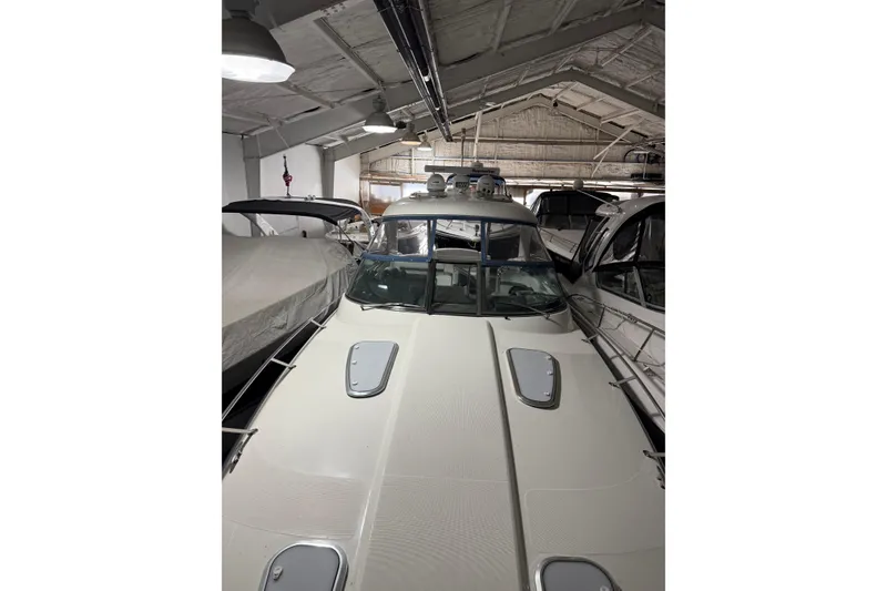 Slide: The Image of 2018 Formula 400 Super Sport yacht in storage, viewed from above in a warehouse. - 22