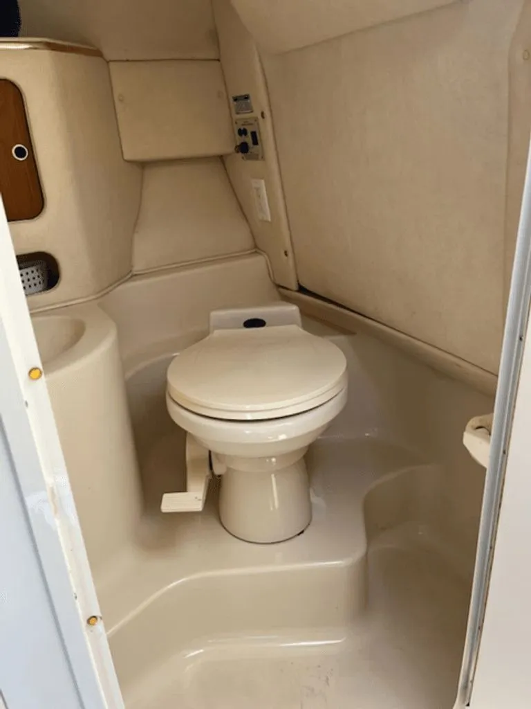 Slide: The Image of Sea Ray 280 Sun Sport 1999 - 6