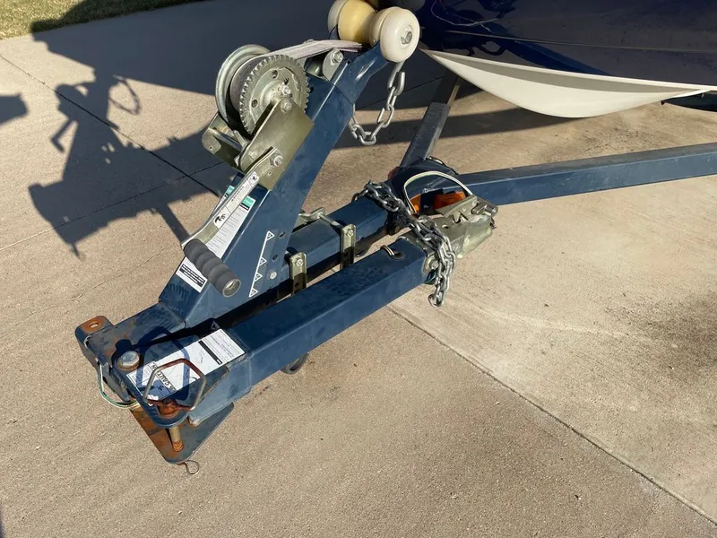 Slide: The Image of Larson LX 620 2012 - 20