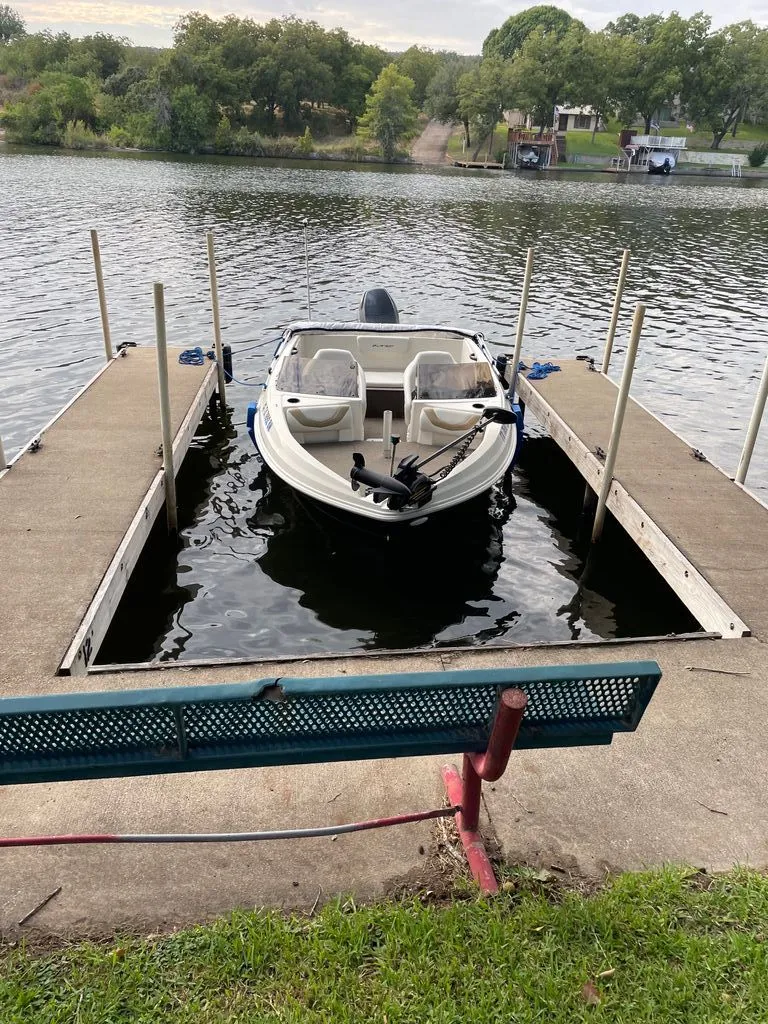 Slide: The Image of Larson LX 620 2012 - 4