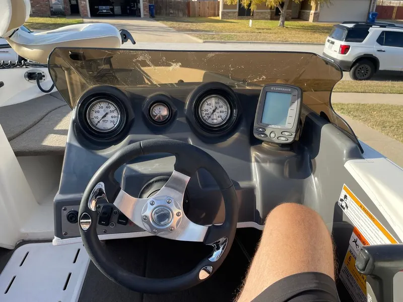 Slide: The Image of Larson LX 620 2012 - 9