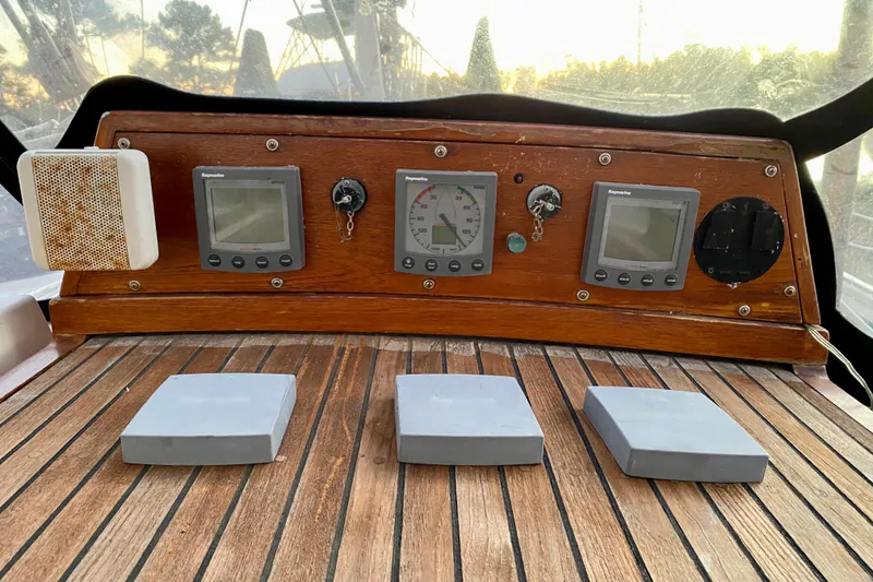 Slide: The Image of Cockpit of 1991 Hans Christian 41 T Molakai sailboat with navigation instruments. - 71