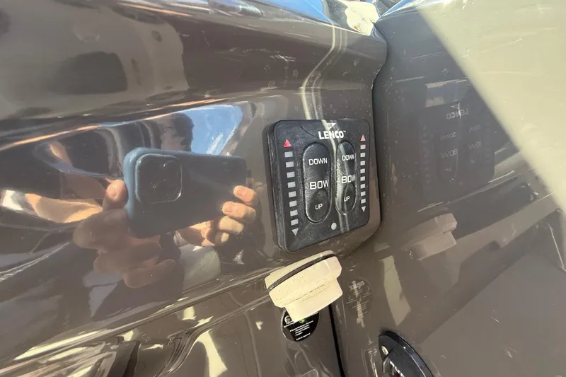 Slide: The Image of Control panel on a 2014 Monterey 328SS Super Sport boat with reflection. - 40