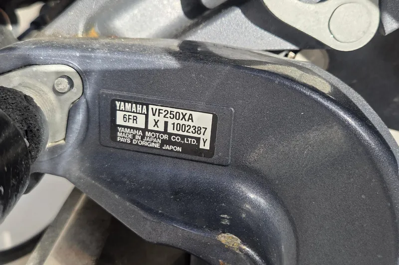 Slide: The Image of Yamaha VF250XA engine label on 2016 Robalo R222 Center Console boat. - 5