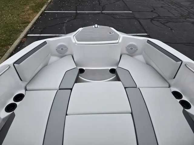 Slide: The Image of Yamaha AR220 2025 - 20