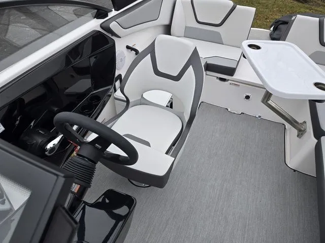 Slide: The Image of Yamaha AR220 2025 - 24