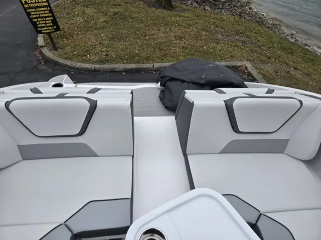 Slide: The Image of Yamaha AR220 2025 - 26