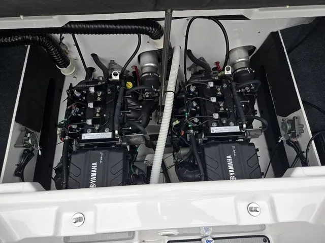 Slide: The Image of Yamaha AR220 2025 - 27