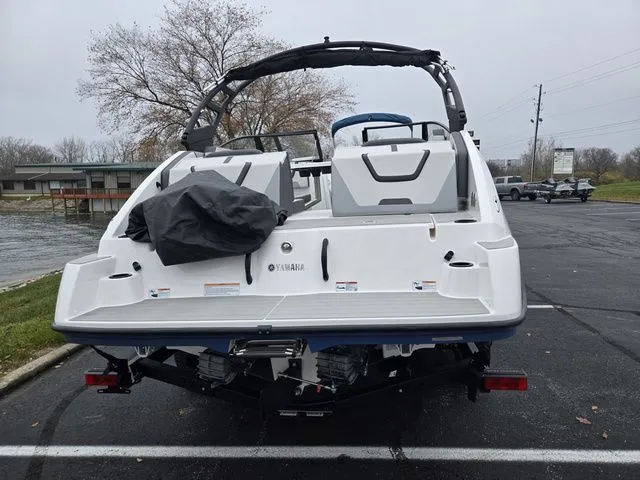 Slide: The Image of Yamaha AR220 2025 - 3