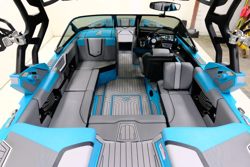 Slide: The Image of Nautique Super Air Nautique G21 2020 - 8