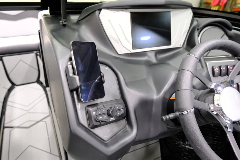 Slide: The Image of Supreme S220 2026 - 12